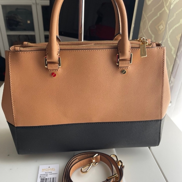 Michael Kors Bag Excellent Condition - Picture 2 of 3